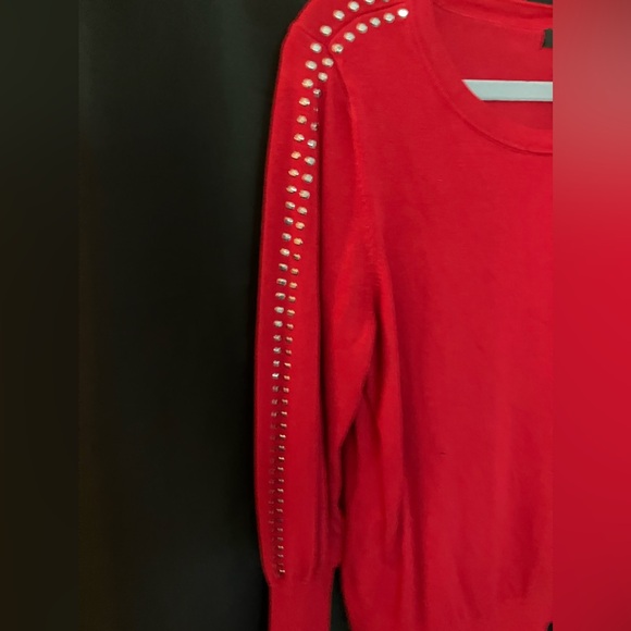 Women’s Alfani Petite Light Sweater Red Size Petite/Large Small Hole in Top Back - Picture 4 of 8